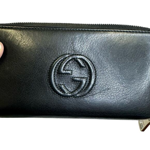 Gucci Black Leather Zip-Around Wallet with GG Logo and Gold Hardware - Picture 1 of 12